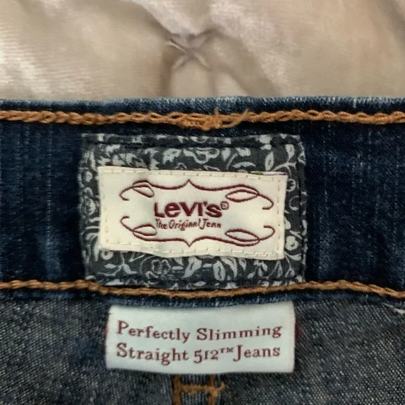 Levi’s size 16 medium perfectly slimming straight 512 EUC - Picture 4 of 5